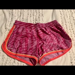 Under Armour Women’s Heat Gear Fitted Shorts